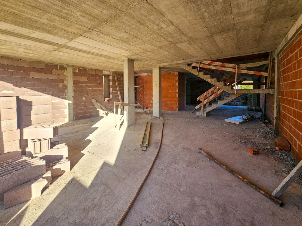 Moradia T5 para Venda em Venda do Pinheiro e Santo Estêvão das Galés Foto 8