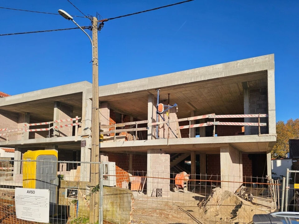 Moradia T5 para Venda em Venda do Pinheiro e Santo Estêvão das Galés Foto 17