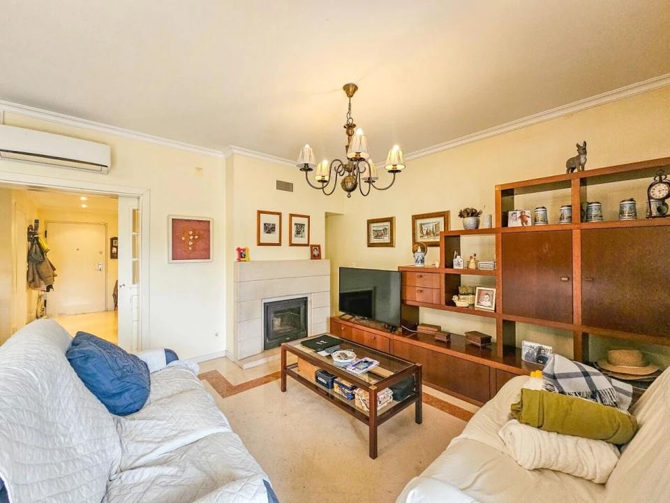 Moradia T4 para Venda em Venda do Pinheiro e Santo Estêvão das Galés Foto 6