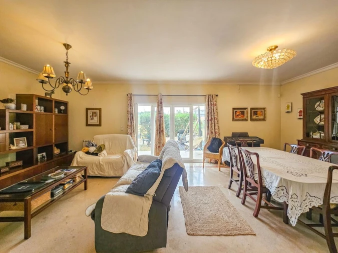 Moradia T4 para Venda em Venda do Pinheiro e Santo Estêvão das Galés Foto 5