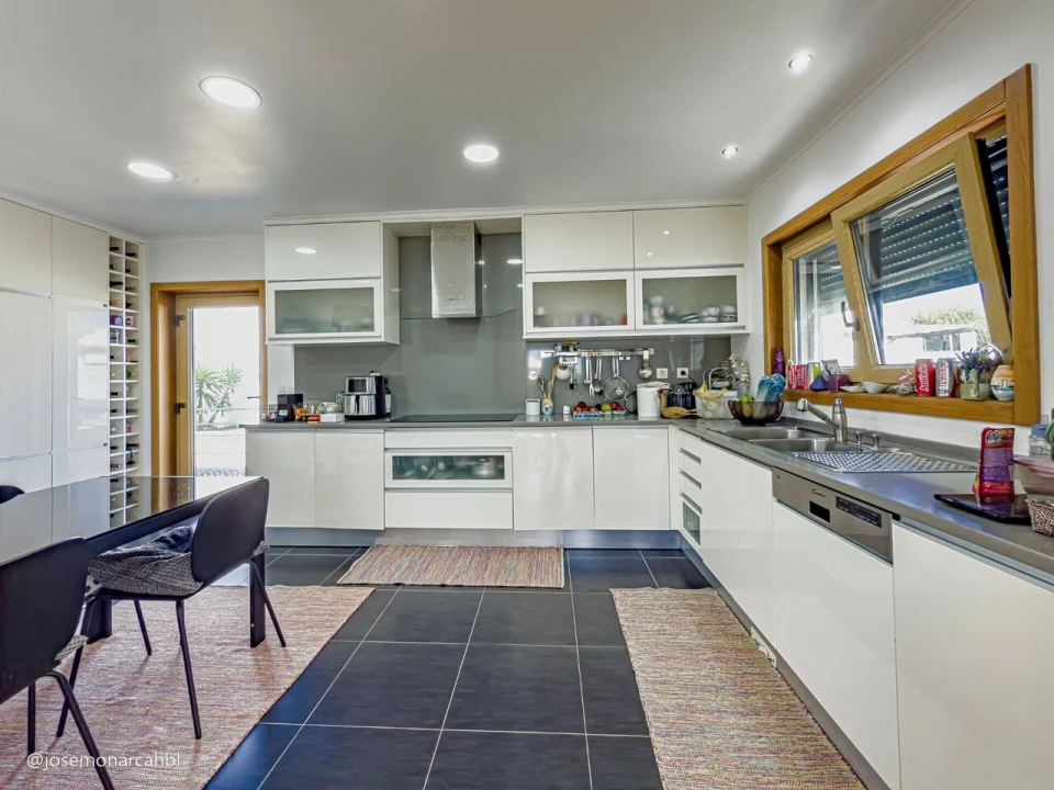 Moradia T4 para Venda em São João das Lampas e Terrugem Foto 3