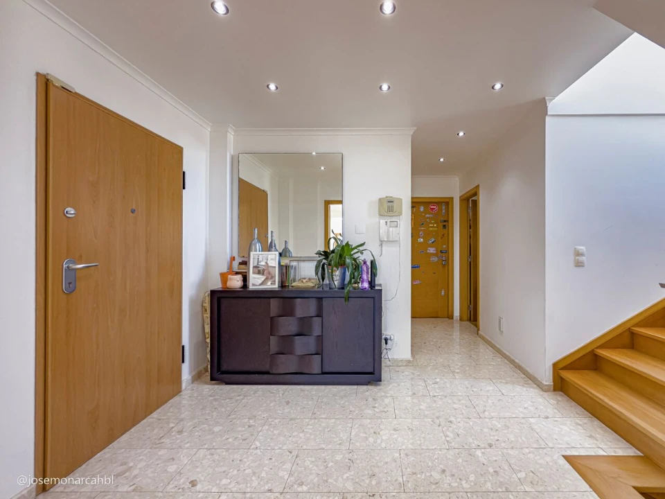 Moradia T4 para Venda em São João das Lampas e Terrugem Foto 7