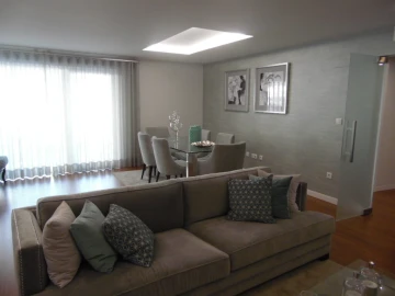 Apartamento T3 para Venda em Carcavelos e Parede
