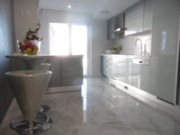 Apartamento T3 para Venda em Carcavelos e Parede