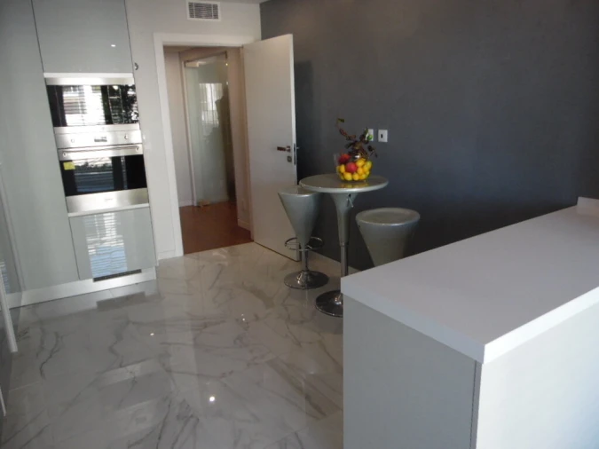 Apartamento T3 para Venda em Carcavelos e Parede Foto 2