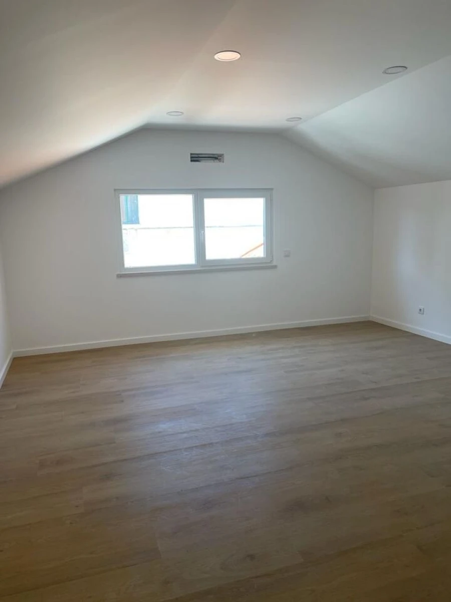 Moradia T5 para Venda em Caparica e Trafaria Foto 7