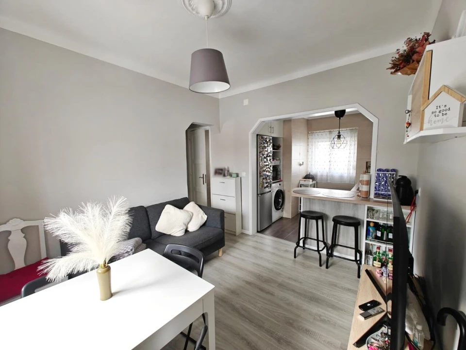 Apartamento T2 para Venda em Pontinha e Famões Foto 3