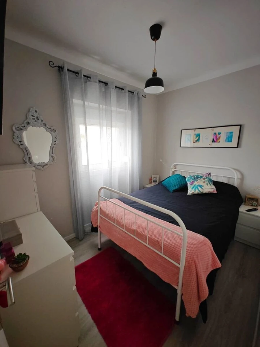 Apartamento T2 para Venda em Pontinha e Famões Foto 9