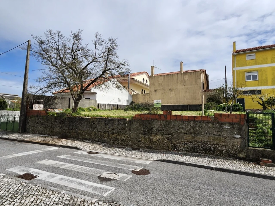 Terreno para Venda em Pontinha e Famões Foto 3