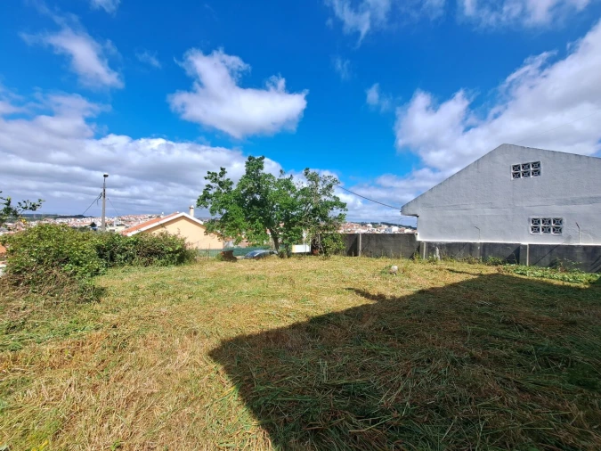 Terreno para Venda em Pontinha e Famões Foto 2