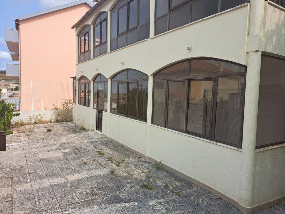 Moradia T7 para Venda em Ramada e Caneças Foto 1