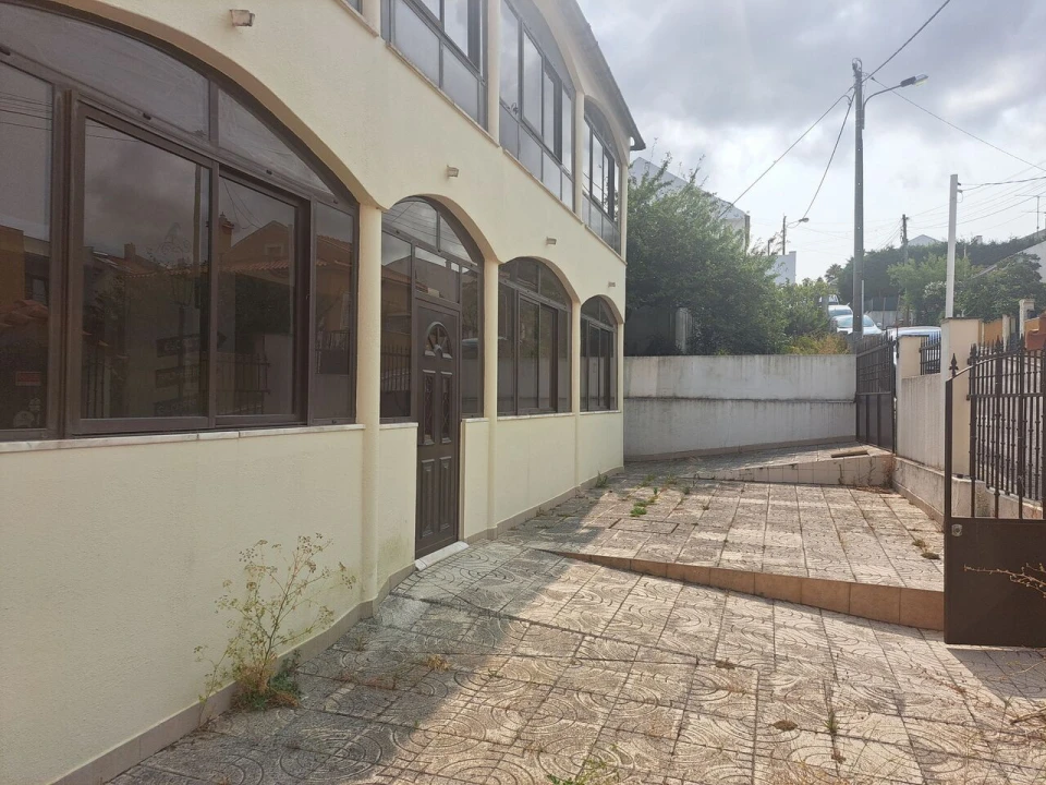 Moradia T7 para Venda em Ramada e Caneças Foto 2