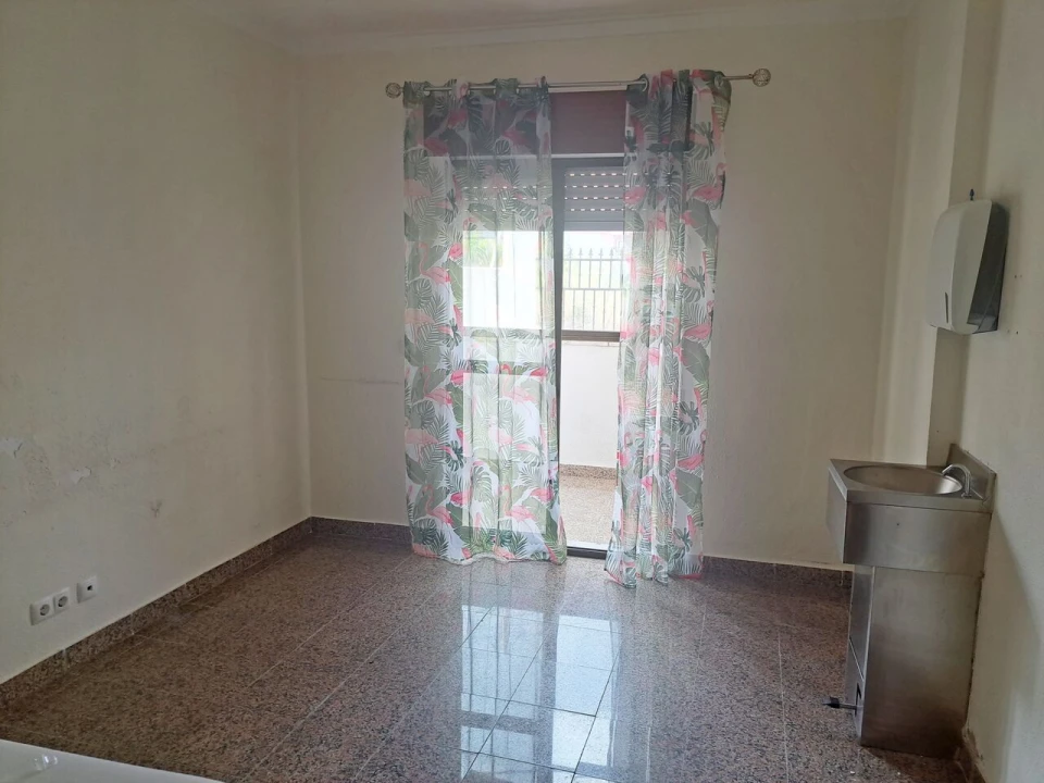 Moradia T7 para Venda em Ramada e Caneças Foto 9