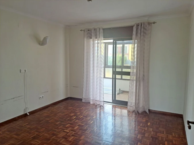 Moradia T7 para Venda em Ramada e Caneças Foto 16