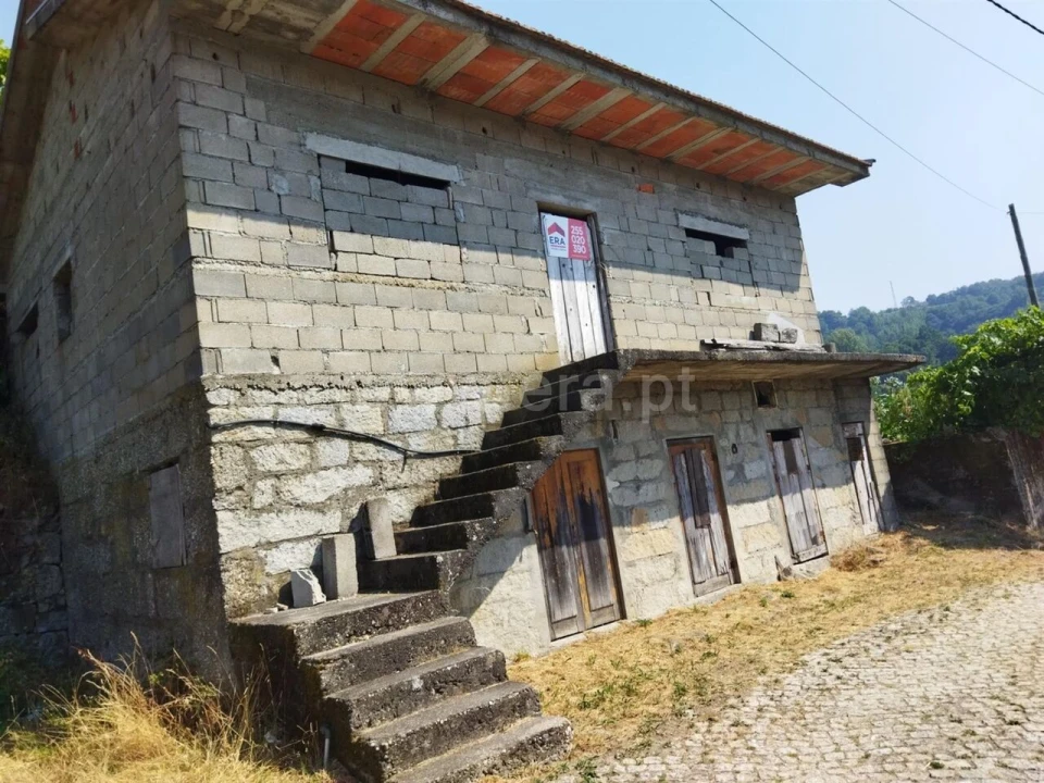 Moradia T2 para Venda em Campelo e Ovil Foto 5