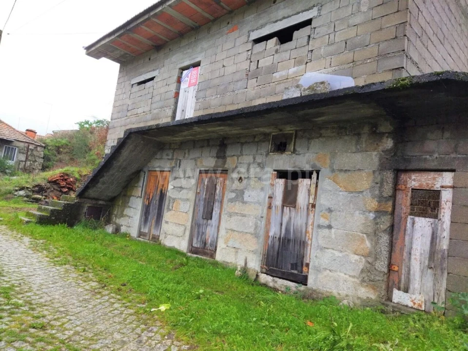 Moradia T2 para Venda em Campelo e Ovil Foto 9