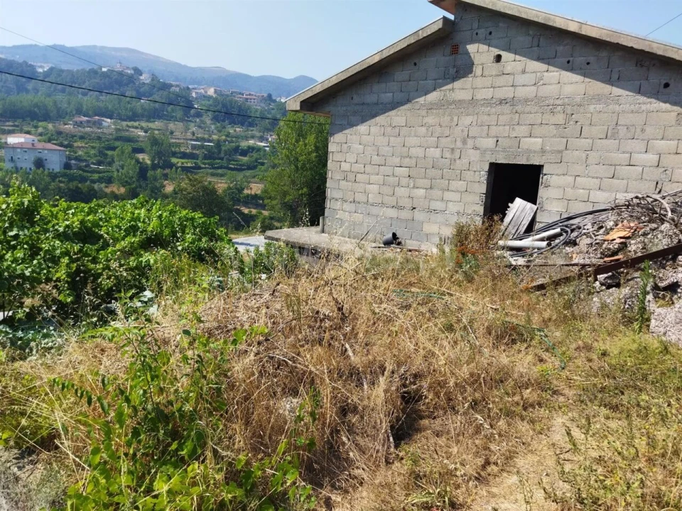 Moradia T2 para Venda em Campelo e Ovil Foto 3