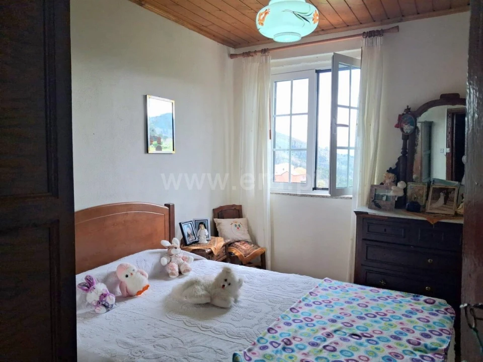 Moradia T4 para Venda em Teixeira e Teixeiró Foto 18