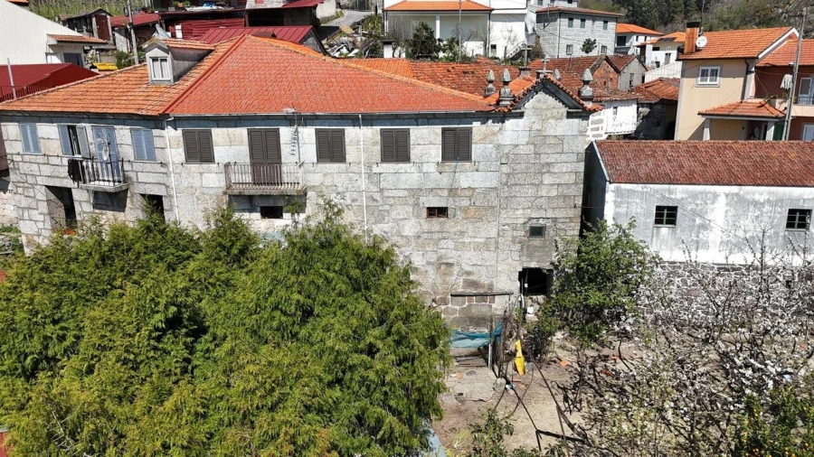 Moradia T4 para Venda em Teixeira e Teixeiró Foto 1