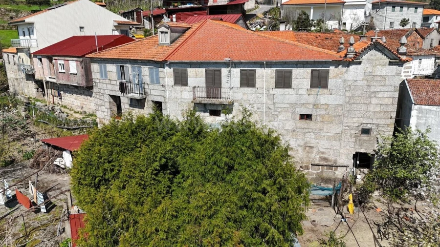 Moradia T4 para Venda em Teixeira e Teixeiró Foto 11