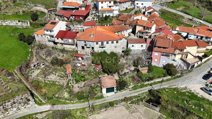 Moradia T4 para Venda em Teixeira e Teixeiró Foto 10