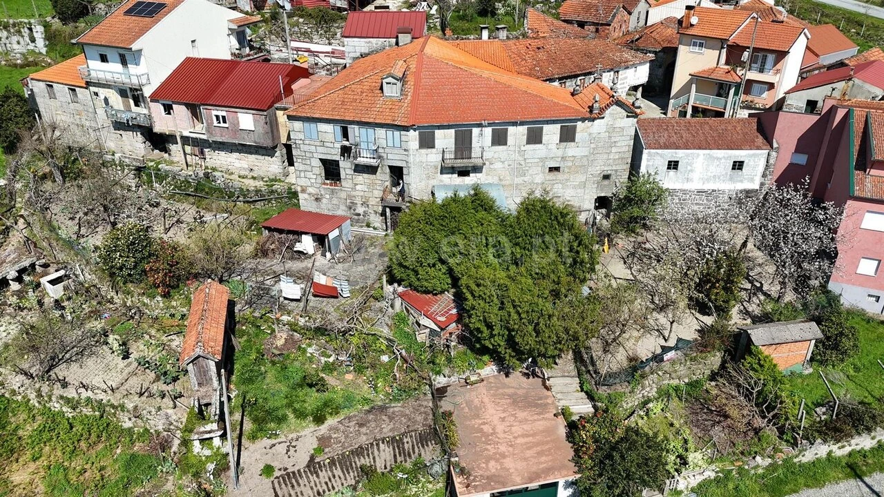 Moradia T4 para Venda em Teixeira e Teixeiró Foto 12