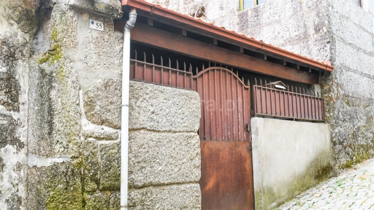 Moradia T4 para Venda em Teixeira e Teixeiró Foto 5