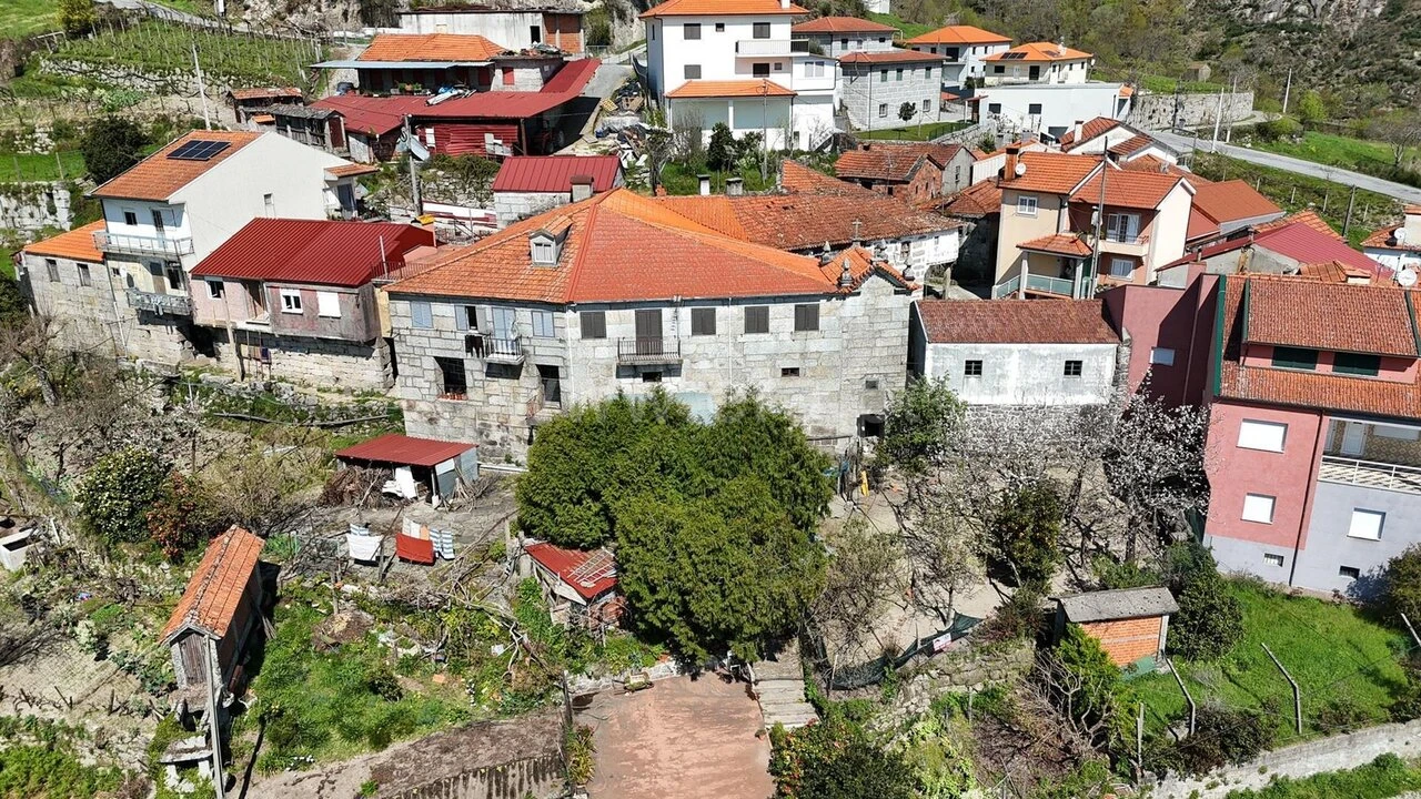 Moradia T4 para Venda em Teixeira e Teixeiró Foto 2