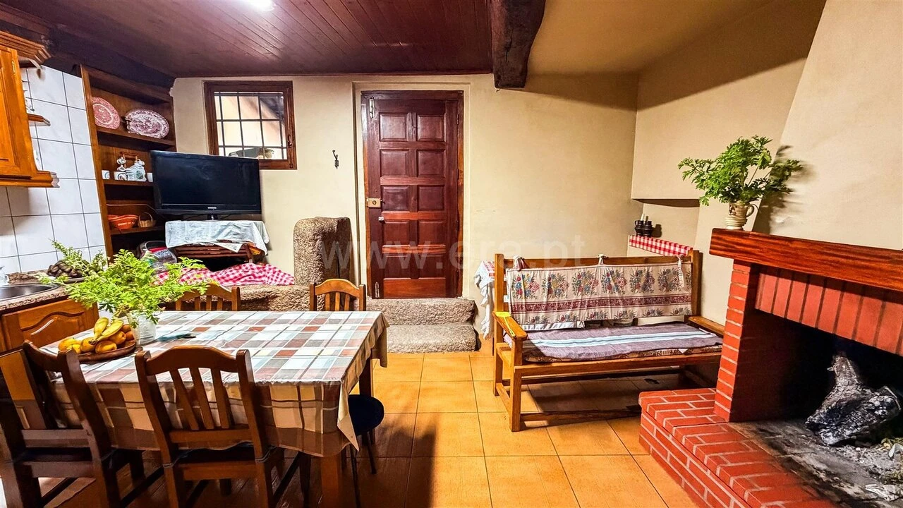 Moradia T4 para Venda em Teixeira e Teixeiró Foto 17
