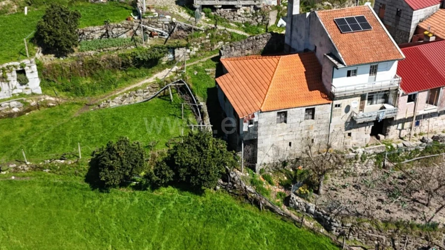 Moradia T0 para Venda em Teixeira e Teixeiró Foto 9