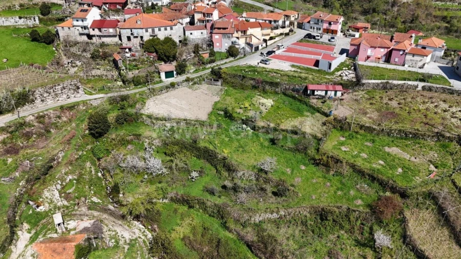 Moradia T0 para Venda em Teixeira e Teixeiró Foto 5