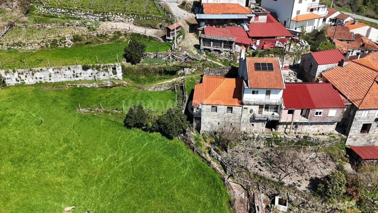 Moradia T0 para Venda em Teixeira e Teixeiró Foto 7
