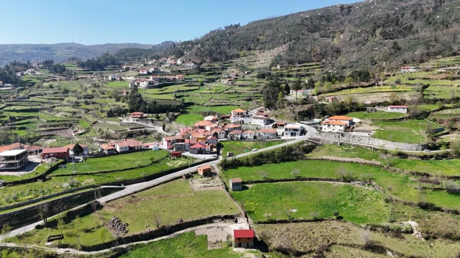 Moradia T0 para Venda em Teixeira e Teixeiró Foto 15