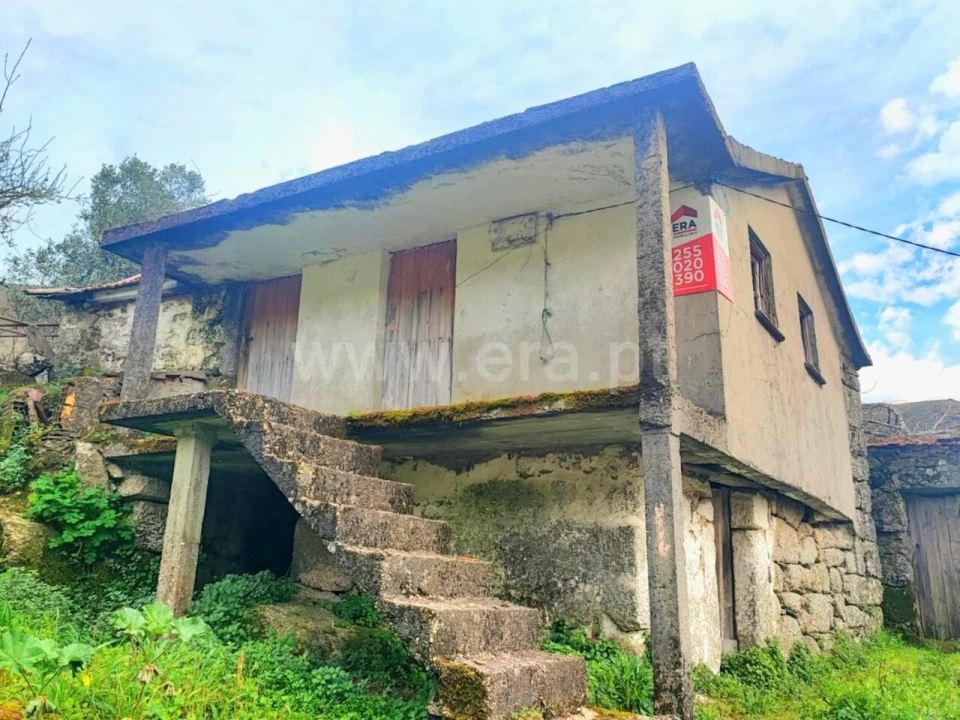 Moradia T0 para Venda em Teixeira e Teixeiró Foto 2