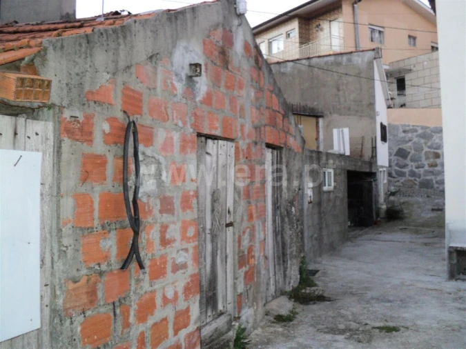 Moradia T1 para Venda em Campelo e Ovil Foto 5