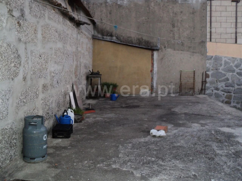 Moradia T1 para Venda em Campelo e Ovil Foto 4