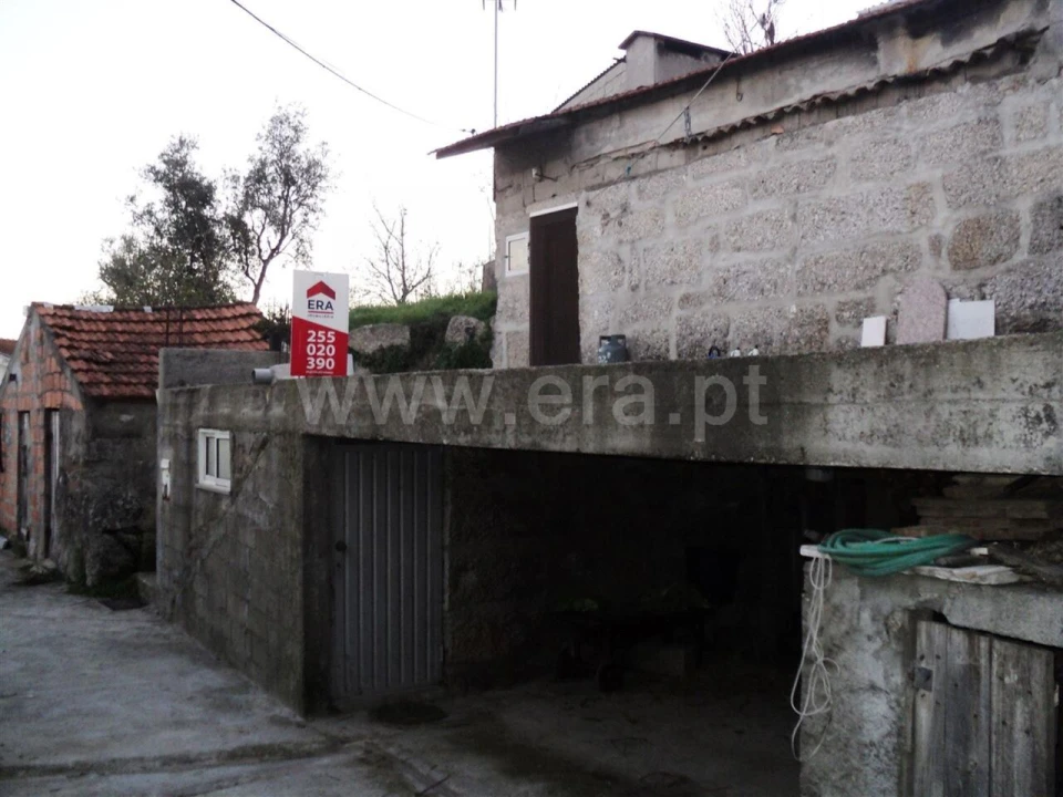 Moradia T1 para Venda em Campelo e Ovil Foto 1