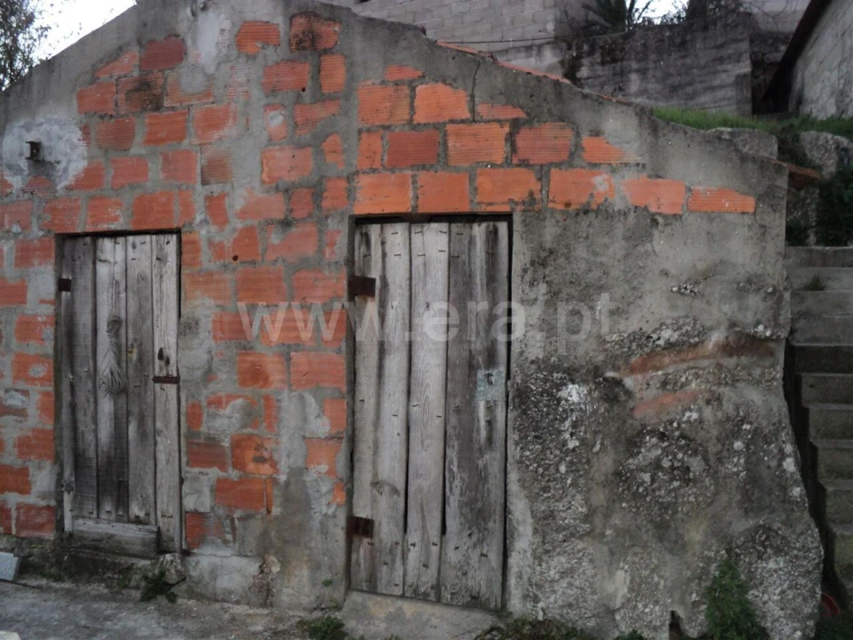 Moradia T1 para Venda em Campelo e Ovil Foto 2