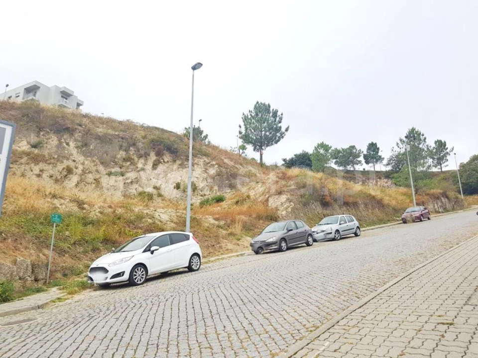 Terreno para Venda em Campelo e Ovil Foto 3