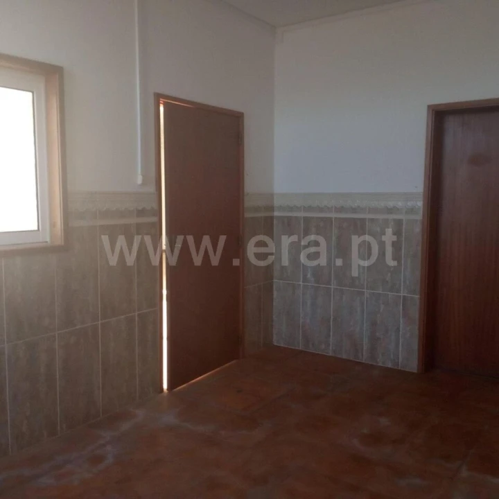 Armazém para Arrendamento em Ancede e Ribadouro Foto 5