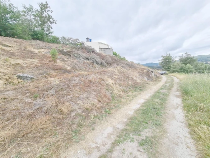 Terreno para Venda em Campelo e Ovil Foto 9