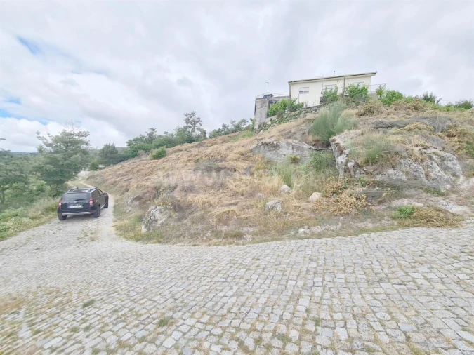 Terreno para Venda em Campelo e Ovil Foto 3