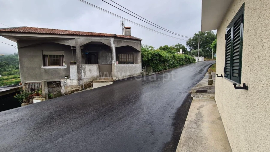 Moradia T2 para Venda em Santa Cruz do Douro e São Tomé de Covelas Foto 6