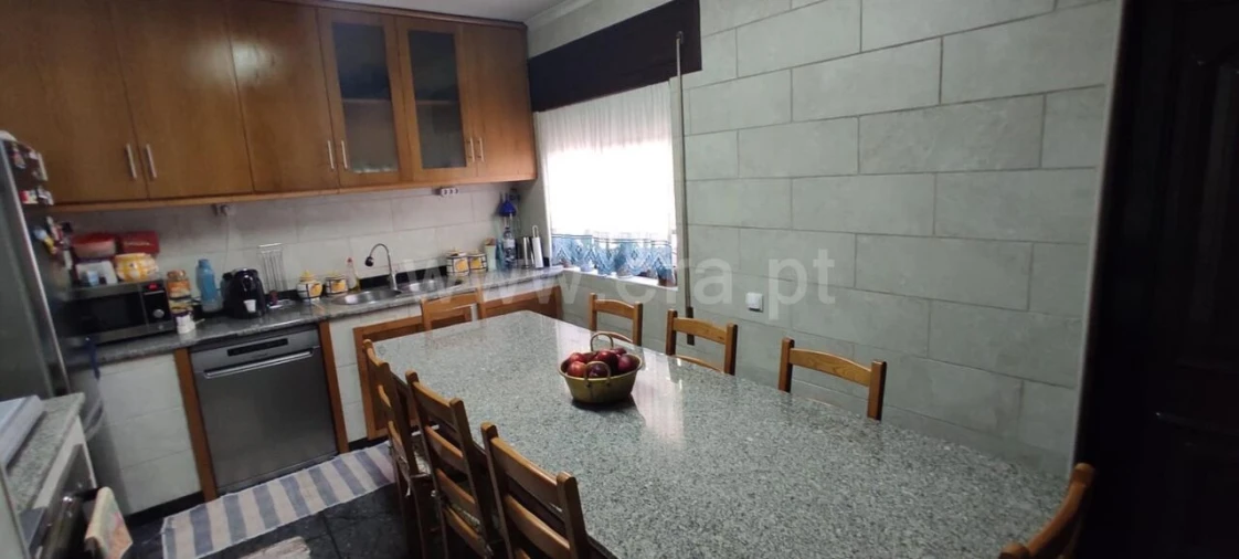 Moradia T2 para Venda em Santa Cruz do Douro e São Tomé de Covelas Foto 3