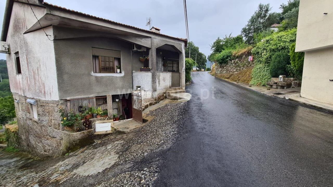 Moradia T2 para Venda em Santa Cruz do Douro e São Tomé de Covelas Foto 5