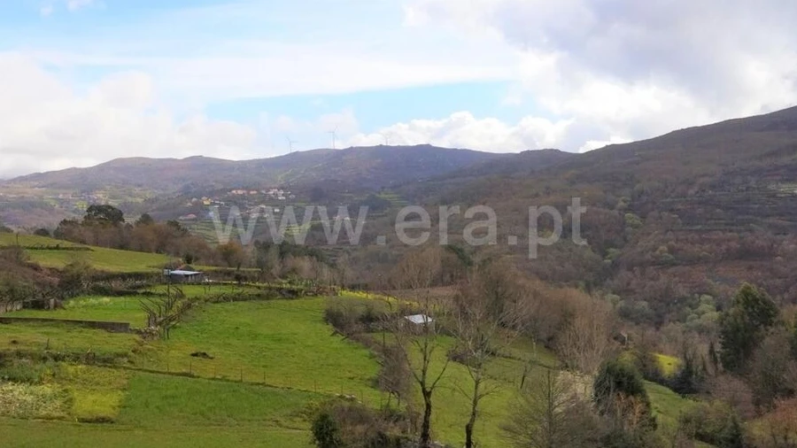 Terreno para Venda em Campelo e Ovil