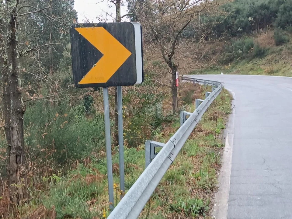 Terreno para Venda em Campelo e Ovil Foto 2