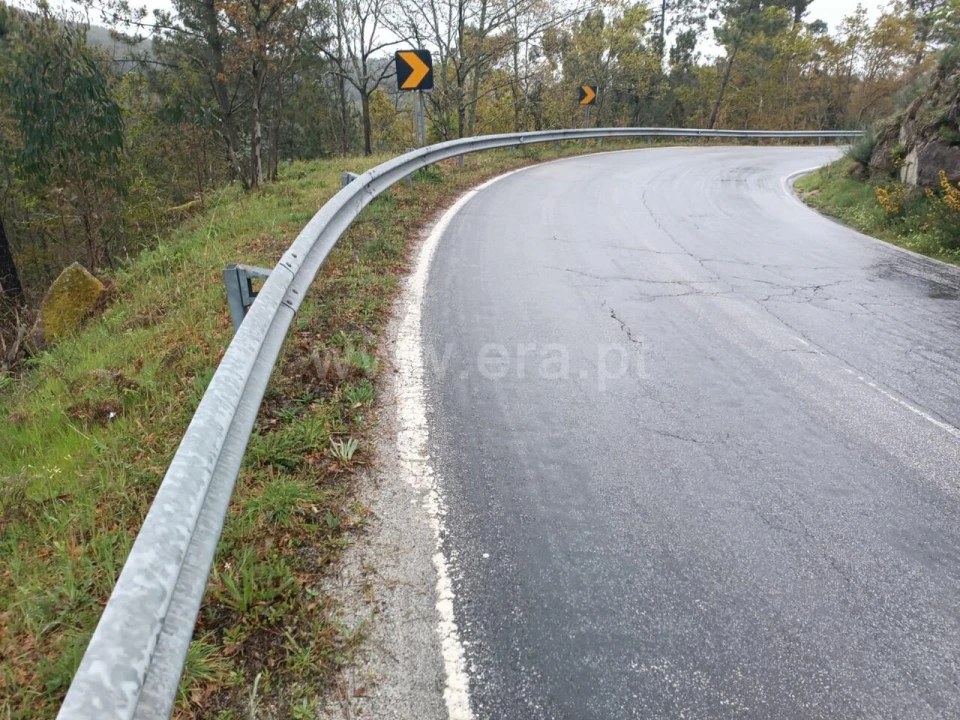 Terreno para Venda em Campelo e Ovil Foto 4