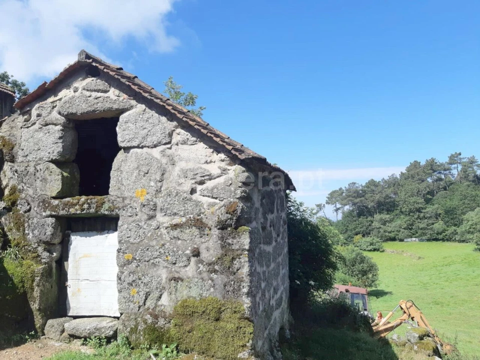 Terreno para Venda em Campelo e Ovil Foto 1