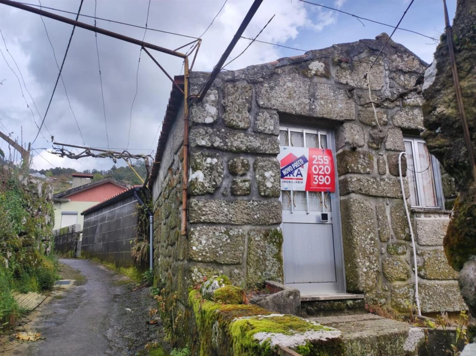 Moradia T0 para Venda em Freigil e Miomães Foto 1